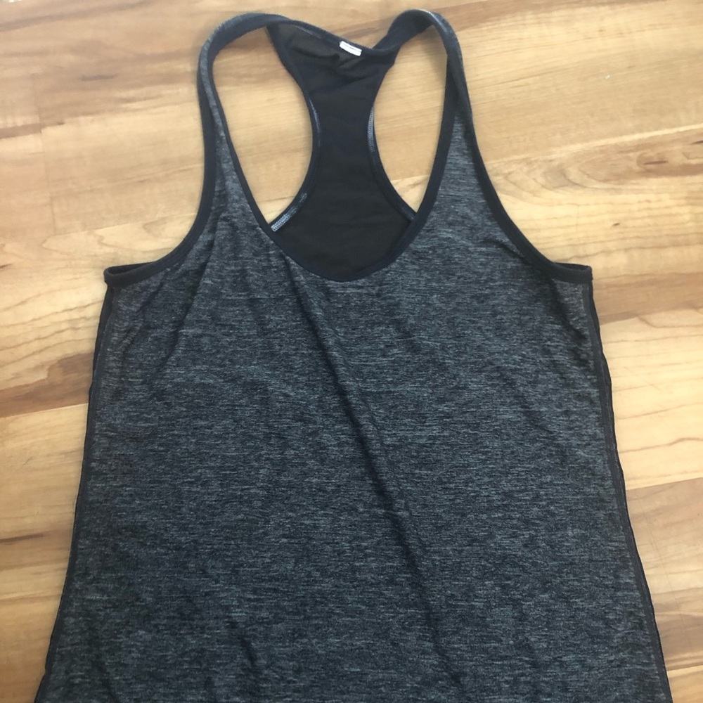 Lululemon black tank.